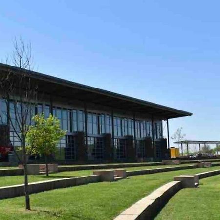 One-Of-A-Kind Smart, Cookie Themed Home For Up To 6 Clarksville Exterior foto