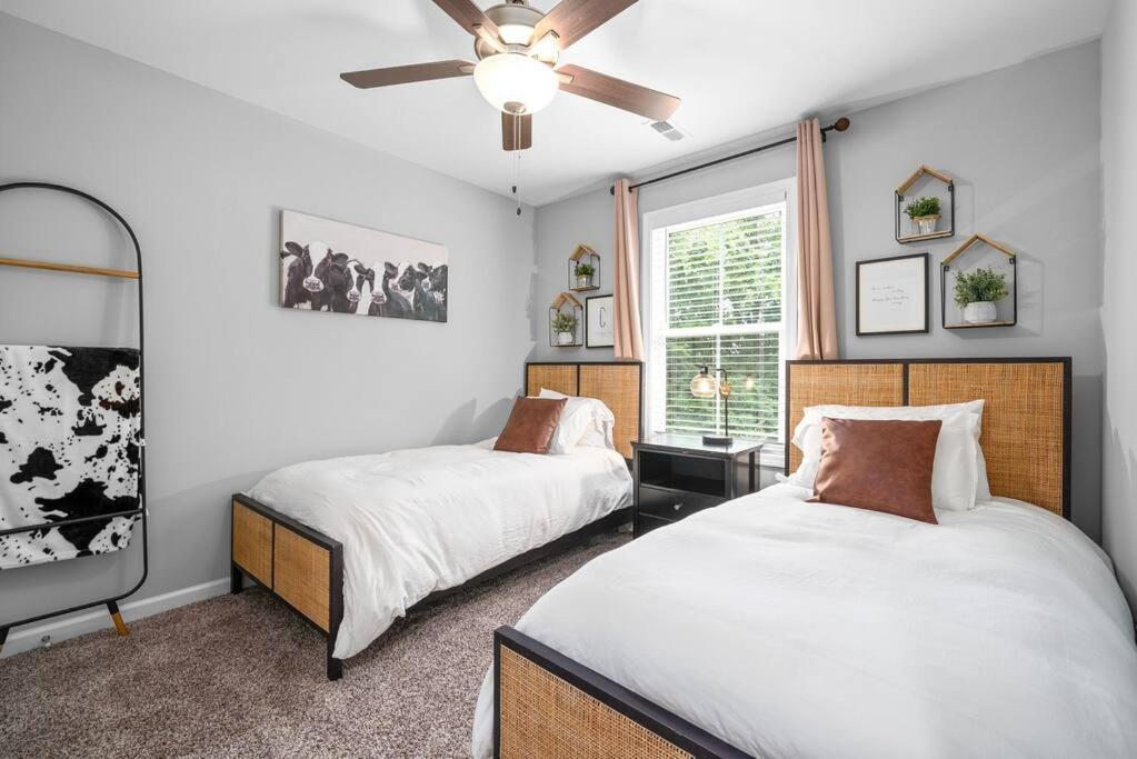 One-Of-A-Kind Smart, Cookie Themed Home For Up To 6 Clarksville Exterior foto