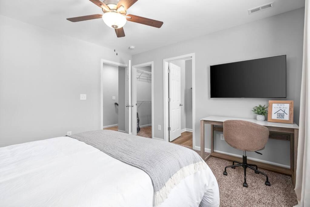 One-Of-A-Kind Smart, Cookie Themed Home For Up To 6 Clarksville Exterior foto